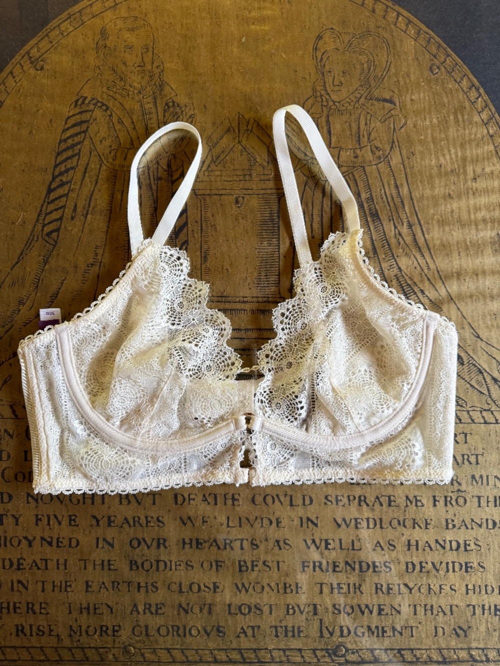 NWOT Adore Me Ivory Lace Bra 36B